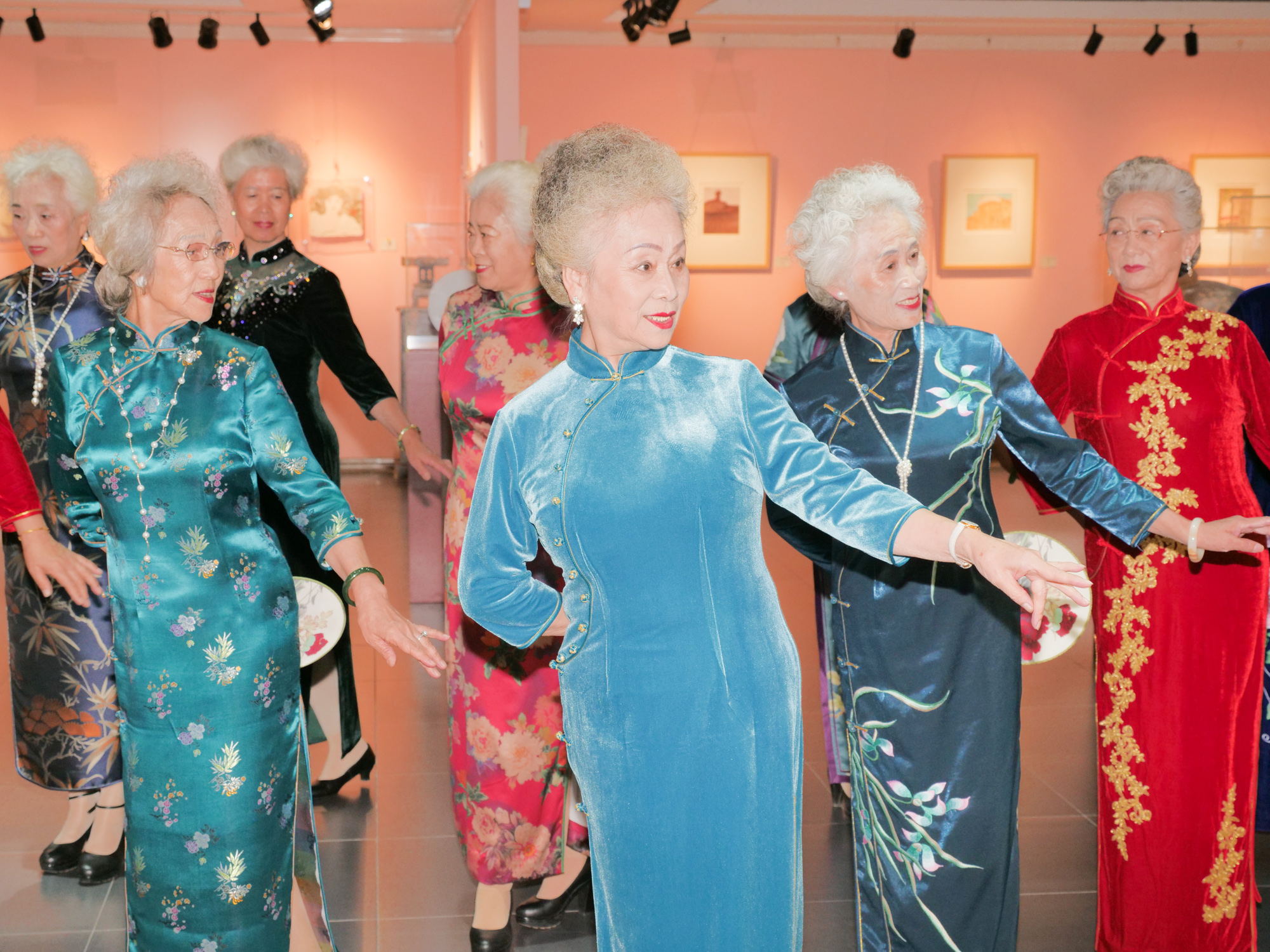 精彩人生舞蹈艺术老师,精彩人生舞蹈艺术培训中心怎么样