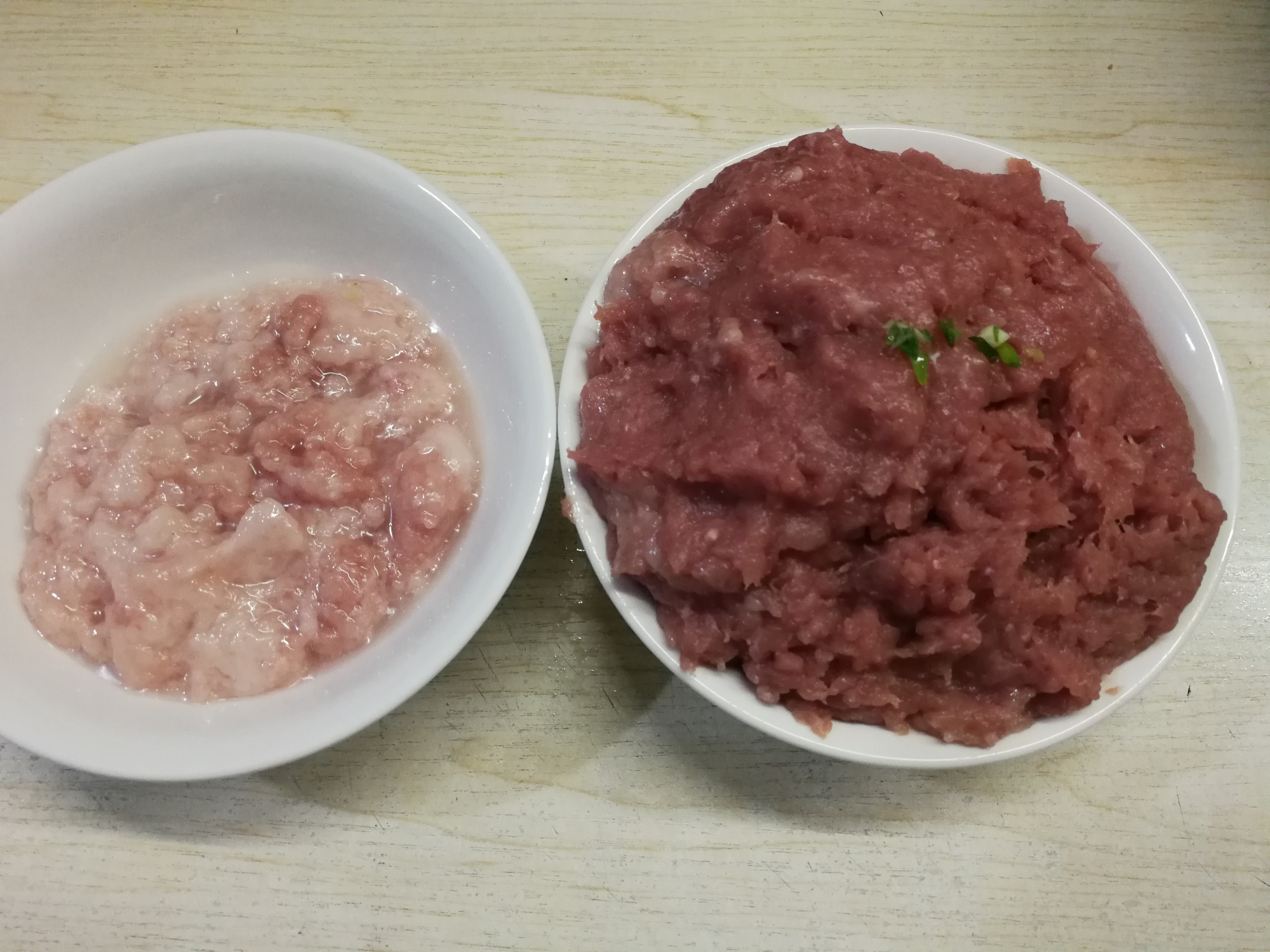 小馄饨馅怎么调又嫩好吃,小馄饨怎么包馅又多又好看