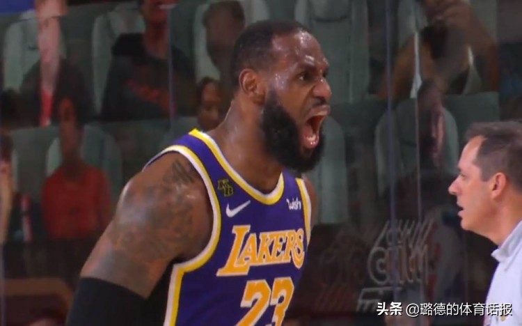 致命三分霸气凝视，甜瓜单节13分又如何？韦德盛赞詹皇弗莱改口