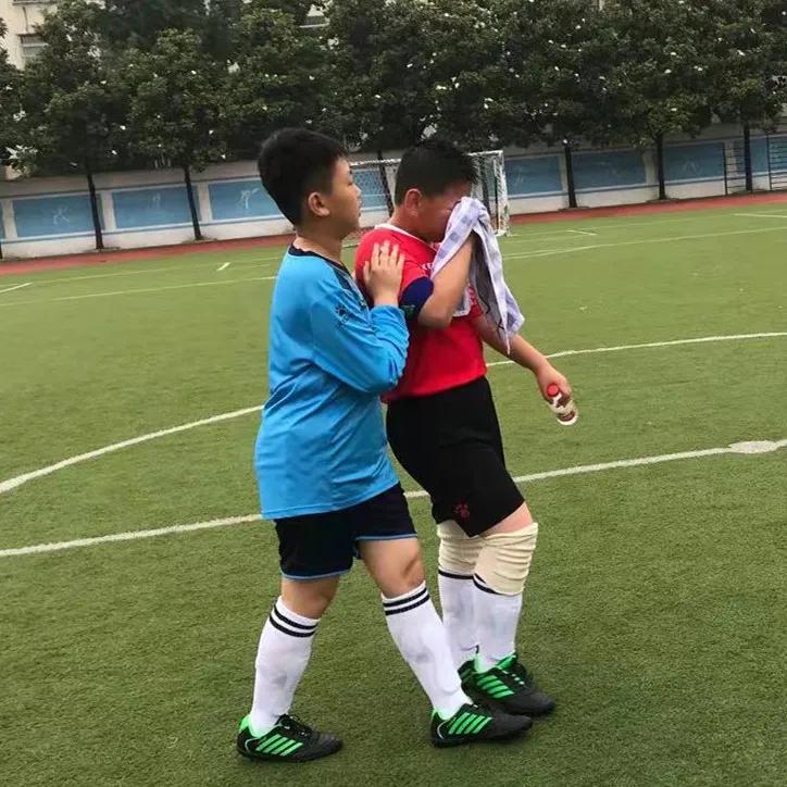 枣庄市立新小学第三届“校长杯”足球联赛圆满落下帷幕