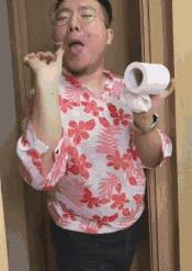 贾玲在沙发上翘二郎腿搞笑图片,贾玲跷二郎腿动图下载