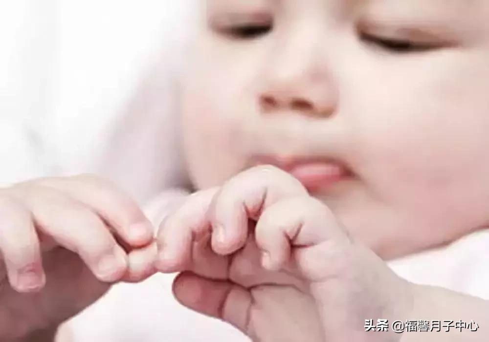 新生婴儿皮肤干脱皮,新生儿为啥脱皮