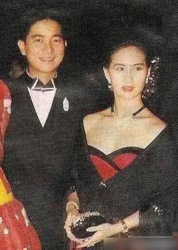 何超琼世纪婚礼,何超琼婚礼陈百强全过程