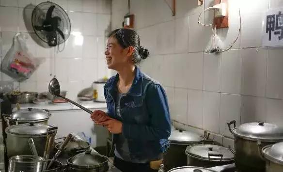 景色不输东南亚,美食百元吃到撑,这座滨海小城冬季正好最迷人