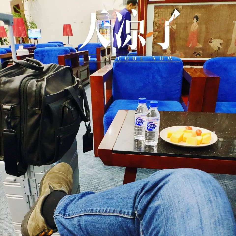 tumi双肩背包都可以怎么装,tumi双肩包真的那么好吗