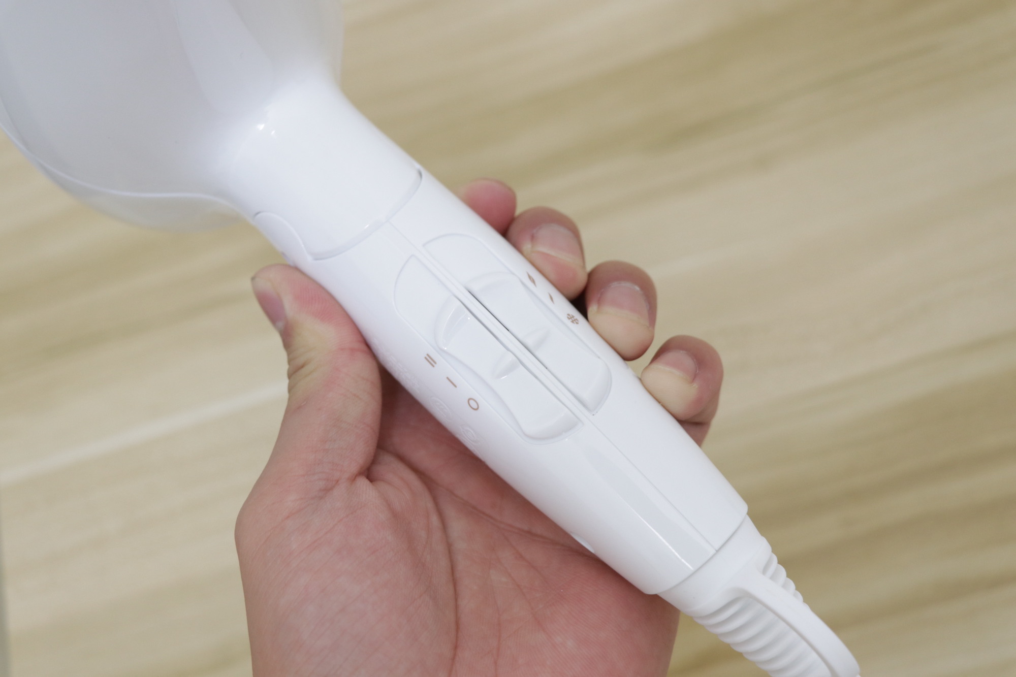 电吹风家用飞科超静音测评,飞科电吹风2000w各档位功率