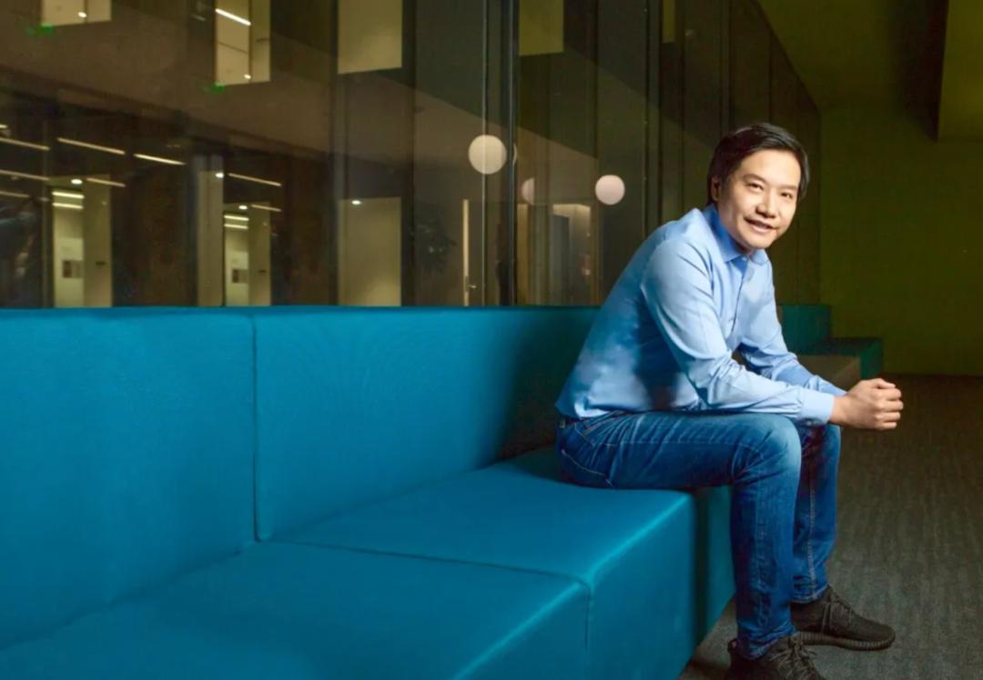 一天连赶两场发布会雷军,雷军自曝在中国做企业累的原因