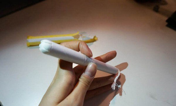 生理期用卫生棉条还是姨妈巾,来例假用卫生棉条好还是卫生巾好