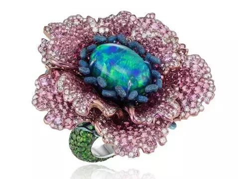 欧泊是矿物吗,欧泊是什么矿物