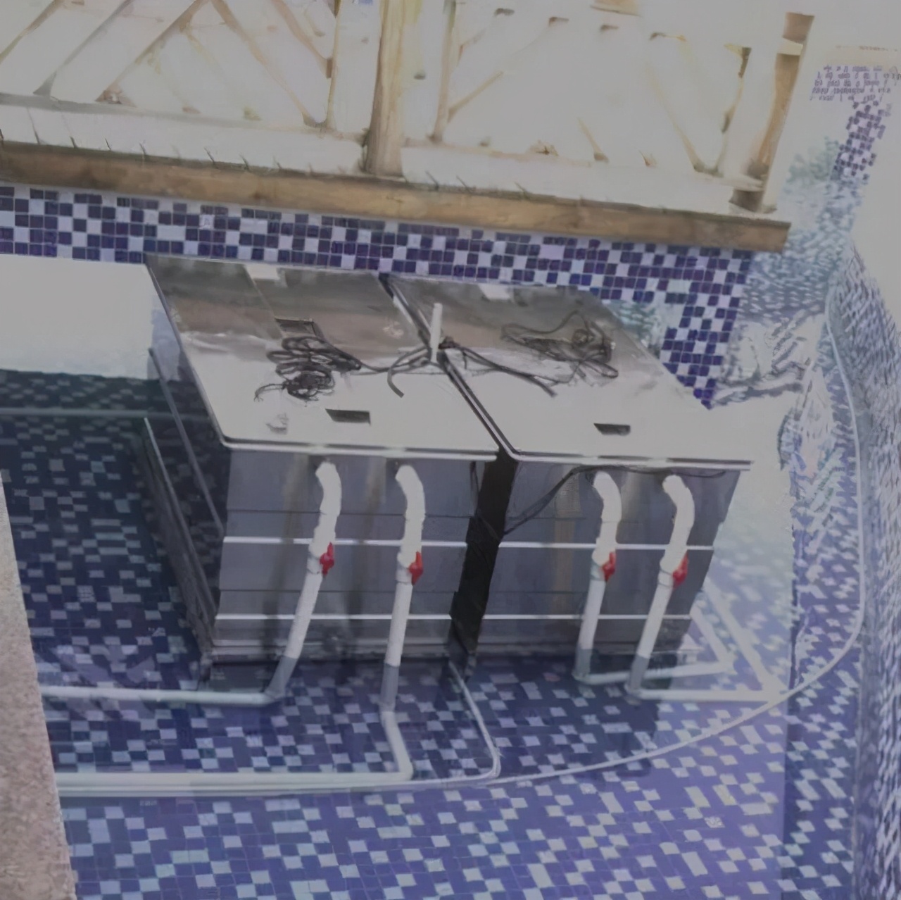 养锦鲤必备的一款鱼池过滤器,锦鲤鱼池过滤器自制方法