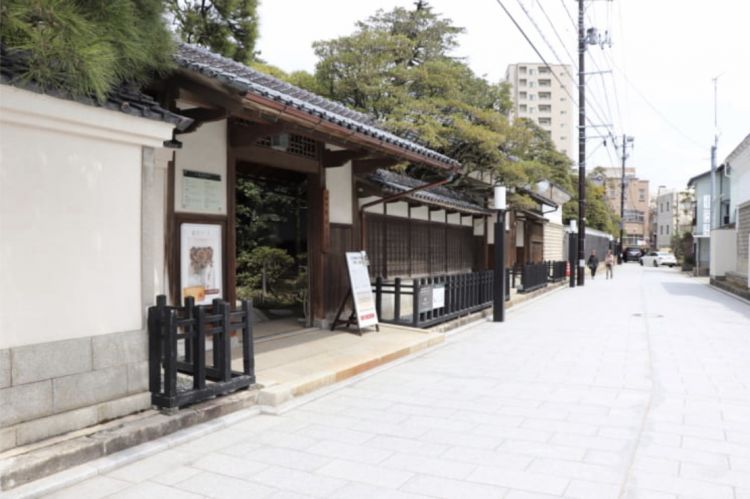 北海道新泻市:望河畔柳木伊人,惜过往繁华犹存