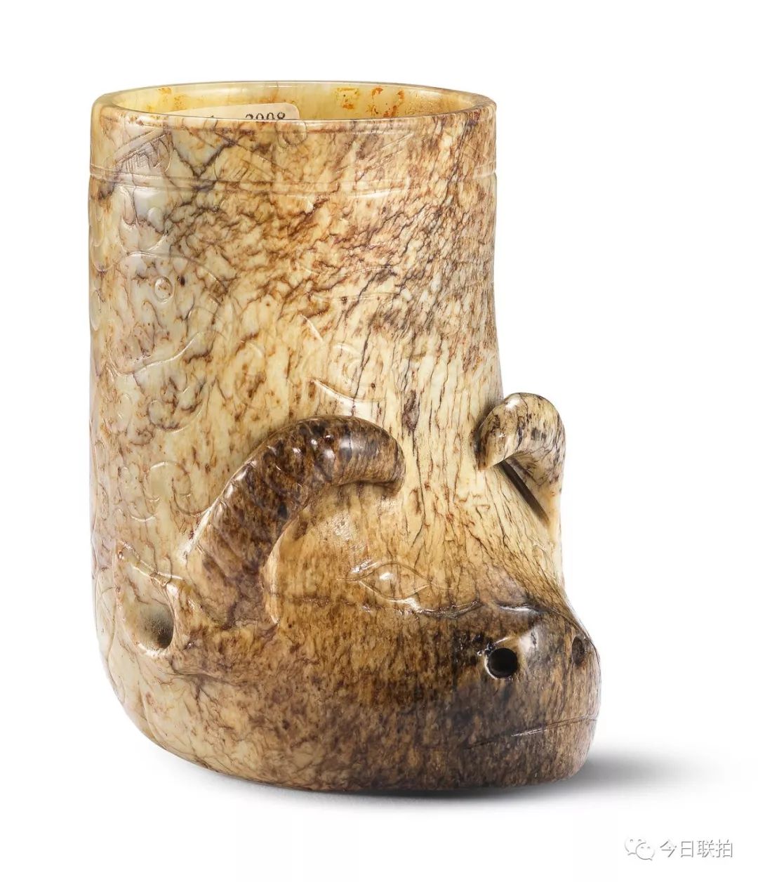 一只白玉小熊卖了670万，人家靠的是颜值！