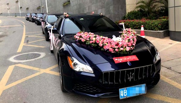 租婚车队一辆劳斯莱斯一天多少钱,豪华婚车到哪里买