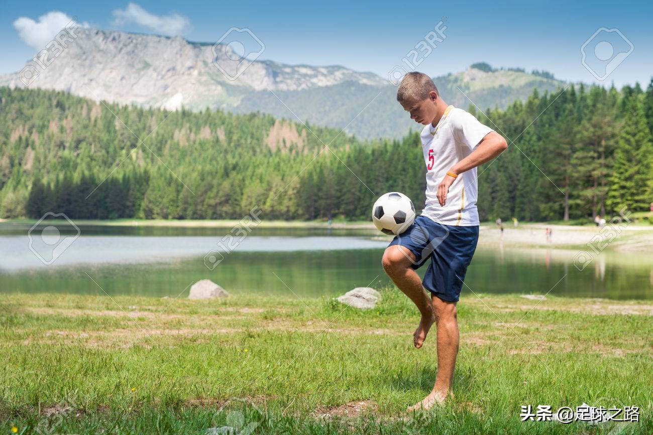 初学者学习颠球的八个建议,初学者如何学习颠球