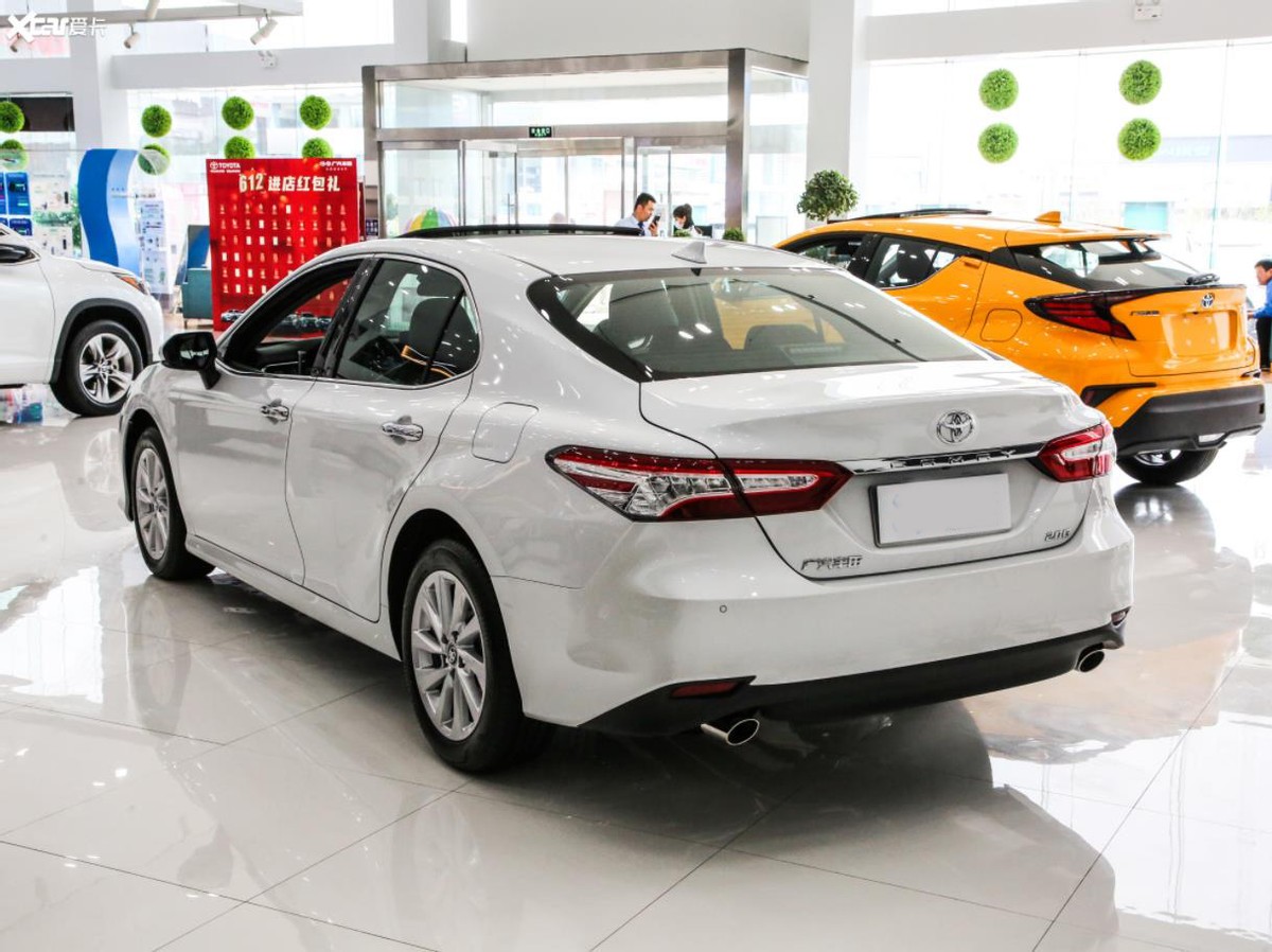 丰田凯美瑞价格2021款2.5排量油耗,2021款凯美瑞2.0油耗实测