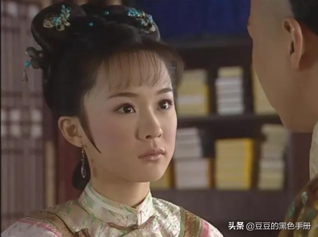 脑门大发际线高的女明星,大脸大脑门秃头女生适合的发型