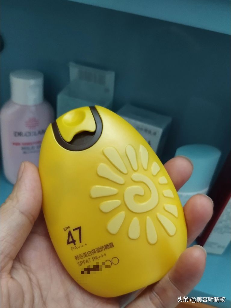 怡思丁和安耐晒哪个防晒效果好,安耐晒小蓝瓶防晒测评