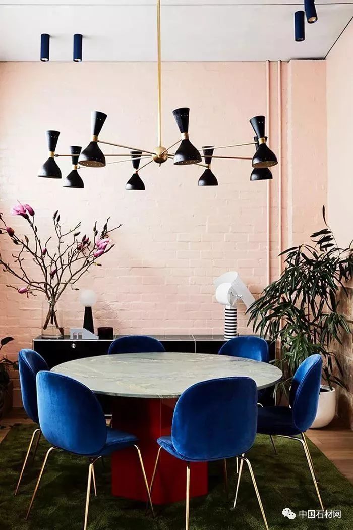 米黄色大理石小块装饰效果,灰色大理石装饰给人的感觉