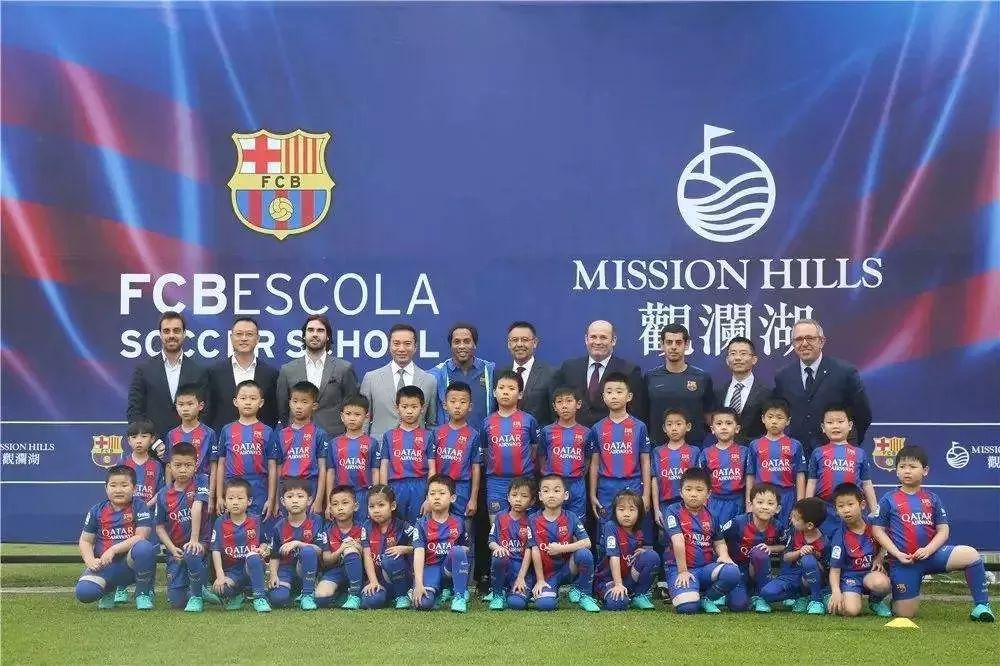 户外儿童帆板夏令营,夏令营水上乐园闯关