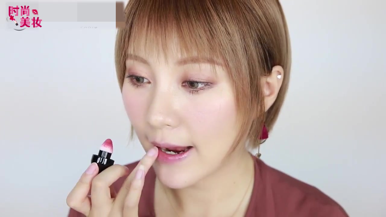 美妆教程涂唇釉,兰蔻美妆视频教程