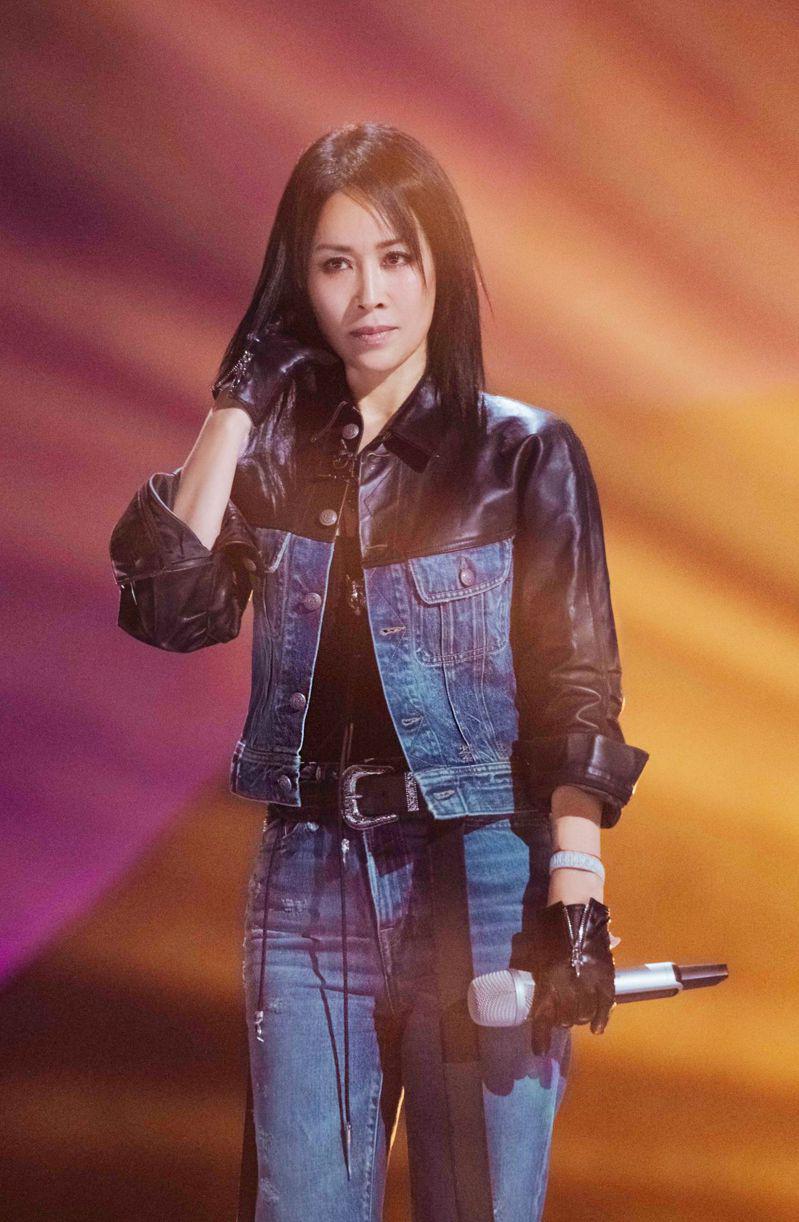 “傻大姐”那英的成名史,那英唱的火爆歌