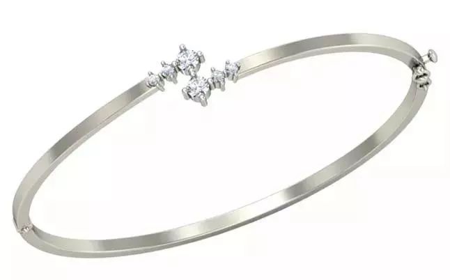 命里金字多的人本命年戴什么护身,右手带银有什么讲究