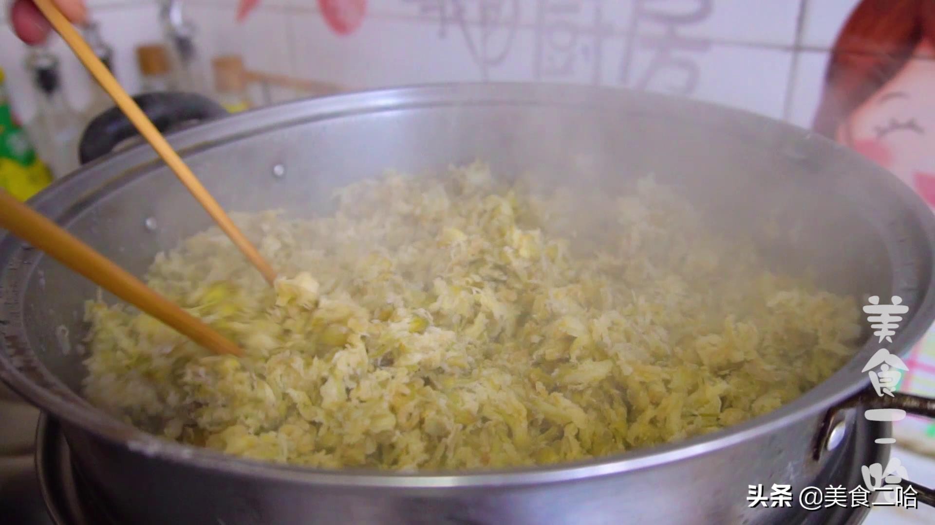 槐花怎么蒸比较好吃可以冷冻保存,家常蒸槐花的正确方法和做法