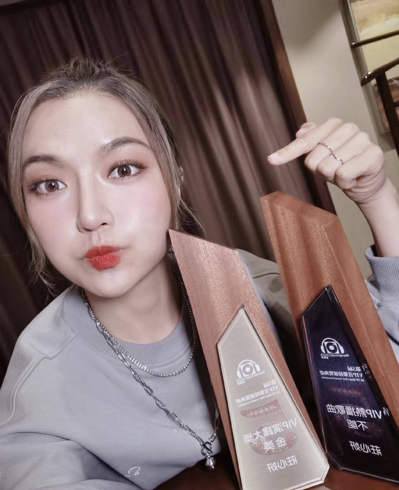 冯提莫唱庄心妍歌曲,庄心妍和邓紫棋走着走着就散了