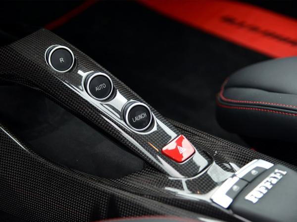 法拉利接送孩子被踢出群后续,开法拉利接孩子被踢出群原版