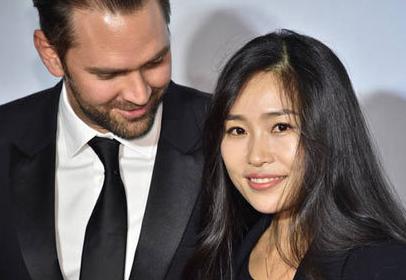 张艺谋长女张末，二嫁外国人后灰溜溜回国，与巩俐达成和解？