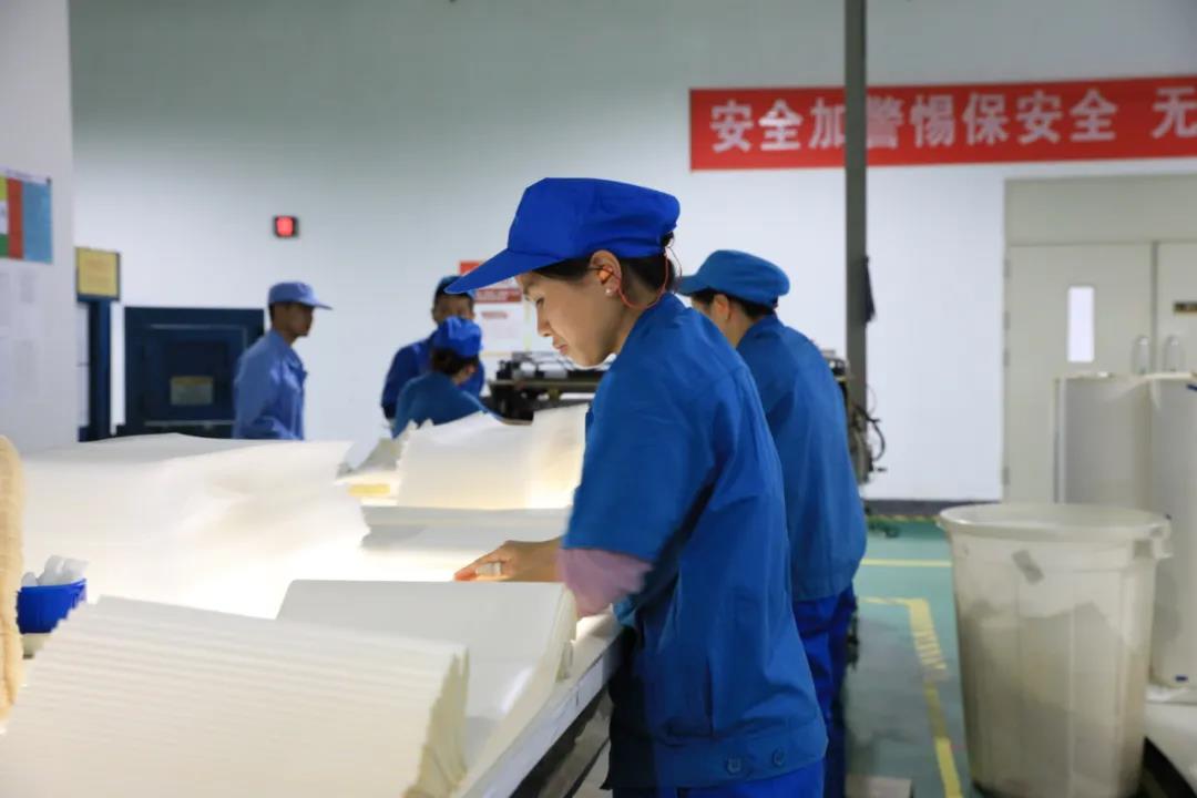 强化科技创新推动工业高质量发展,强化创新引领提升产业能级