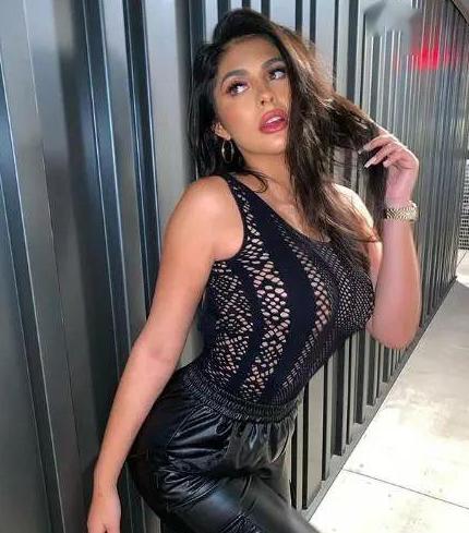 鼻孔流血！前著名足球运动员晒不雅照，与混血模特激情“运动”