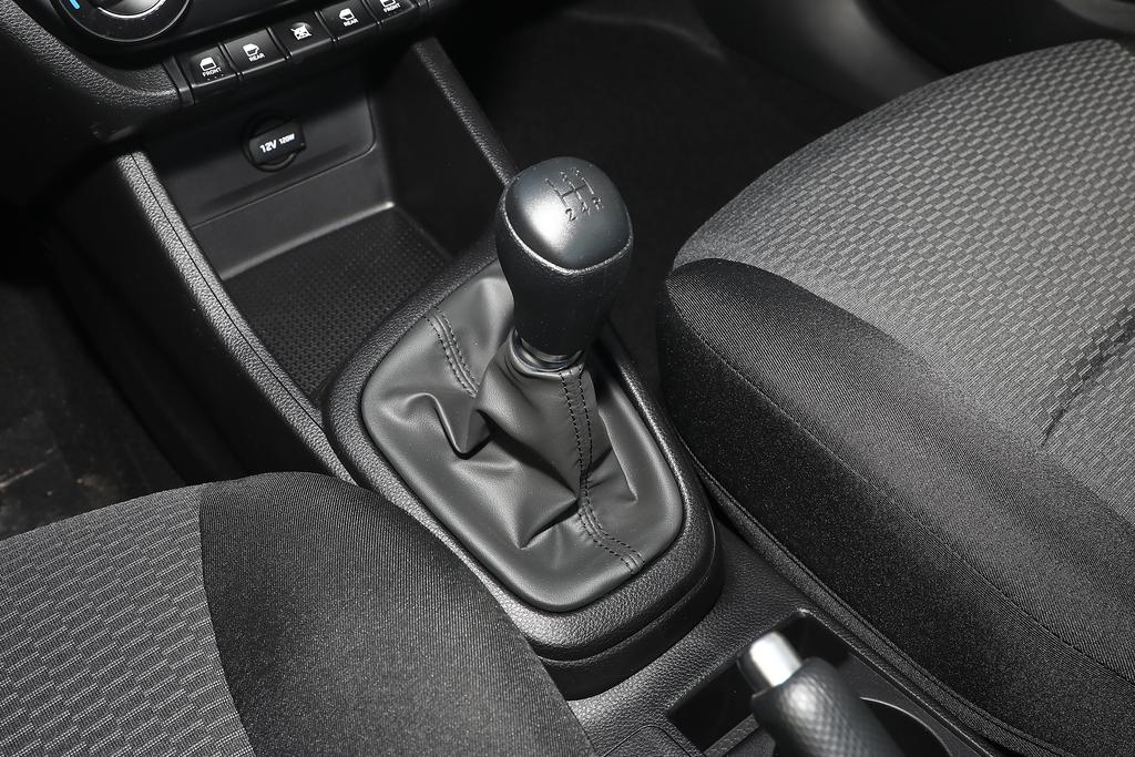 18款瑞纳手动挡车的优缺点,8万公里手动挡瑞纳