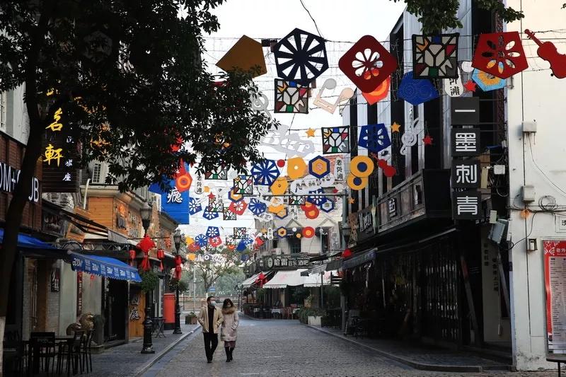 街拍20图：战“疫”中的宁波