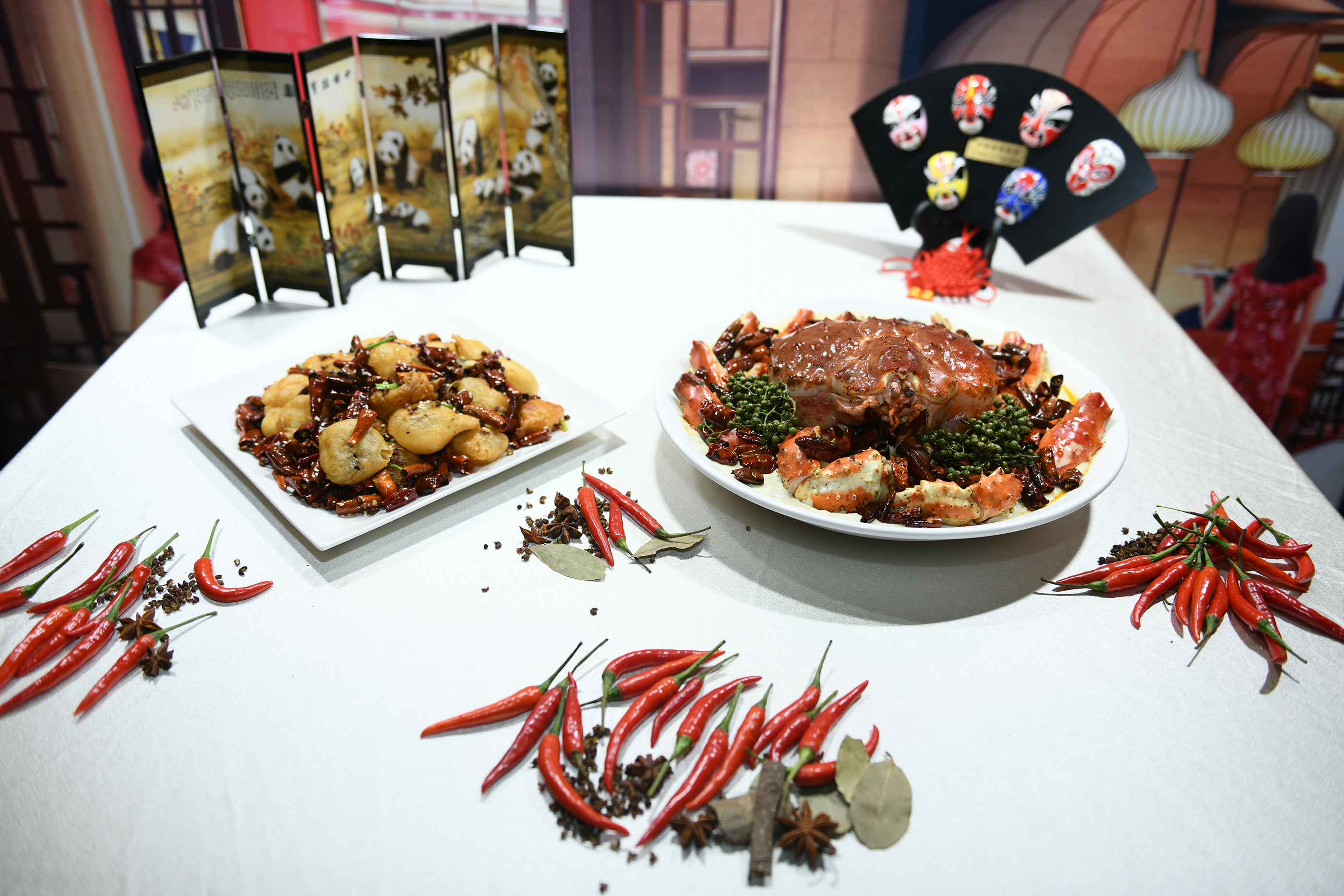 “海洋光谱号”全新餐饮概念升级皇家加勒比推出首家川菜料理