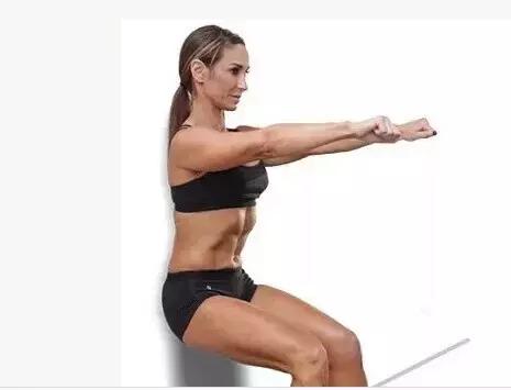 瘦臀部两侧赘肉的拍打操,如何瘦臀部最快有效