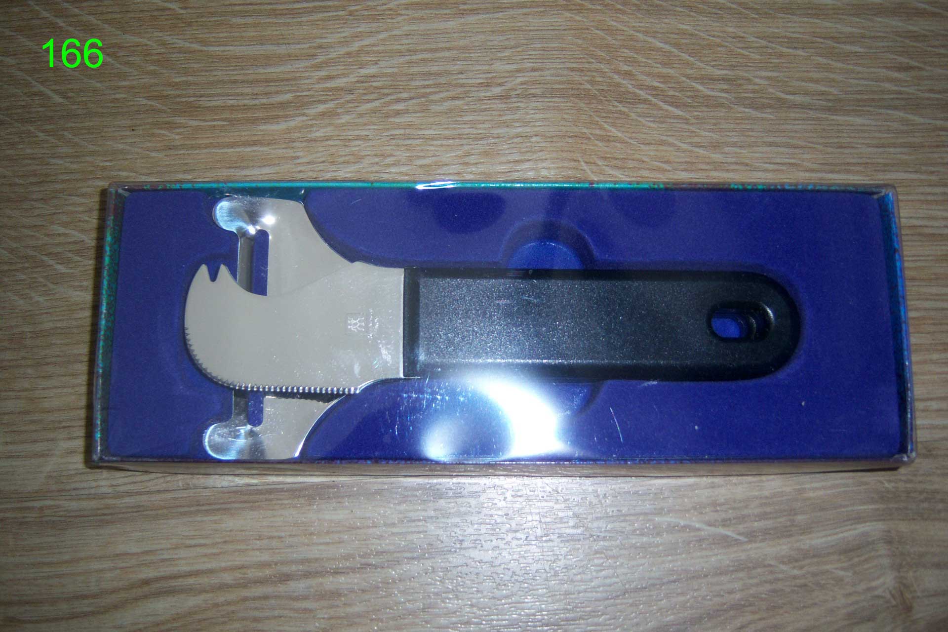 厨房餐桌上的世纪回眸：个人收藏双立人古物目录Season17