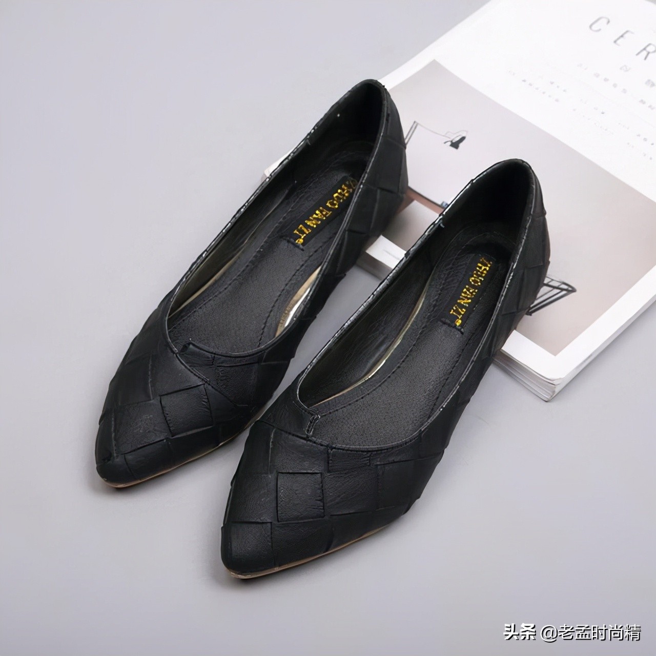 百搭气质平底单鞋防滑,适合冬天穿的平底小白鞋女