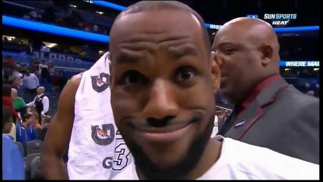 詹姆斯死亡之瞳名场面,詹姆斯浓眉搞笑名场面