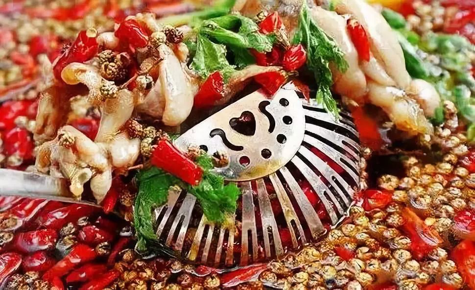 味之绝美蛙鱼头挑战爆辣,成都十大不得不吃美食美蛙鱼头