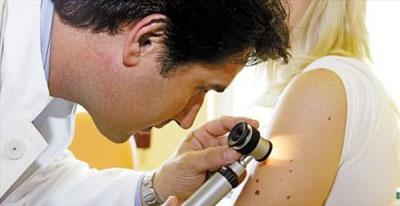 身上的痣可以用手抠吗？这3个部位的痣，乱抠或将出现“病变”