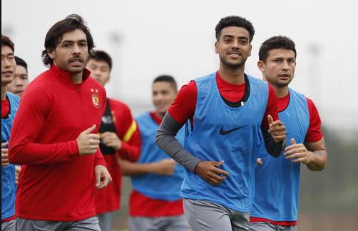 卡帅谈恒大新老交替,广州恒大卡帅出席赛前发布会