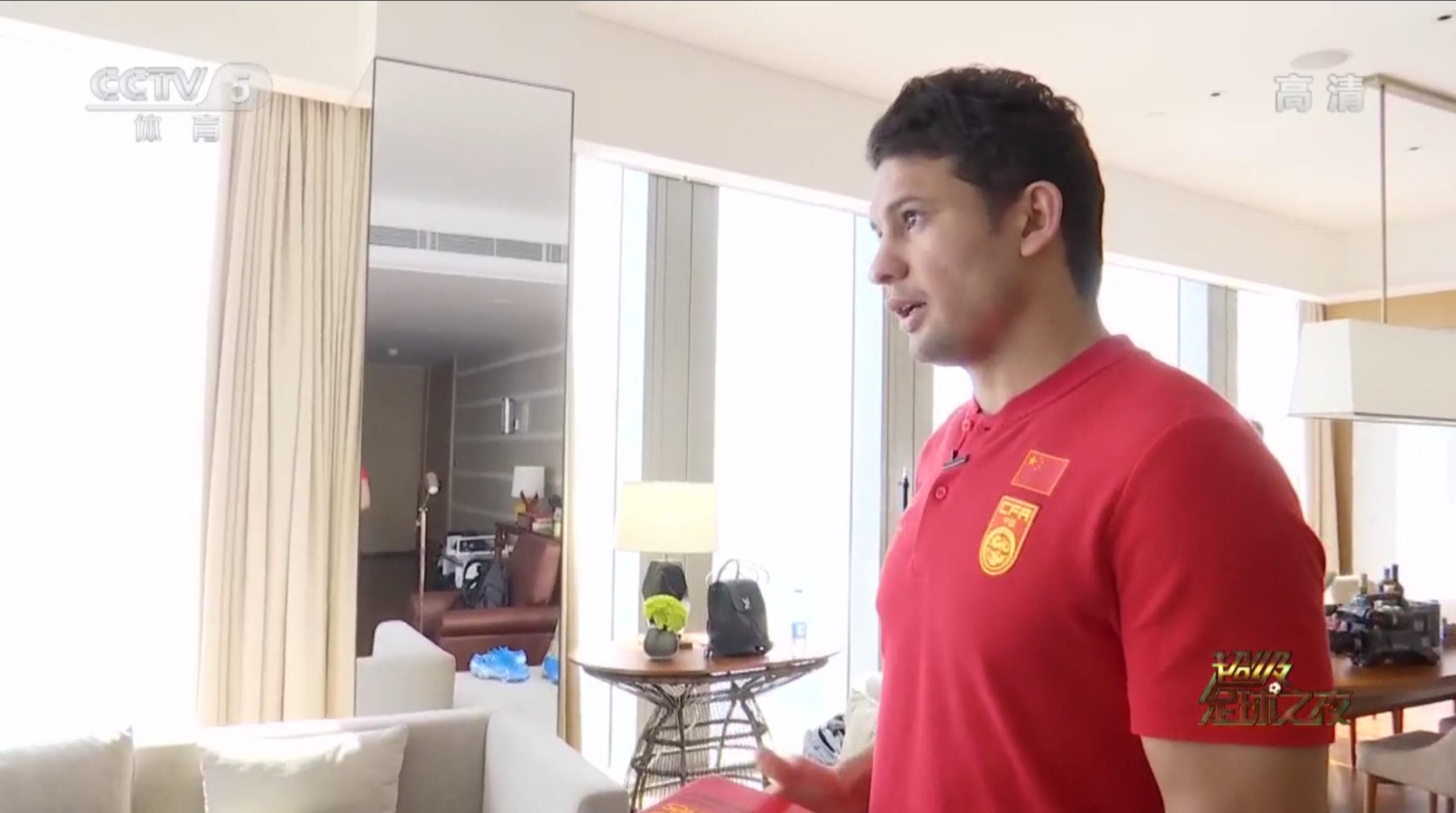 好爸爸！艾克森为儿子南漂广州，5岁儿子上海读书，他独居广州挣钱