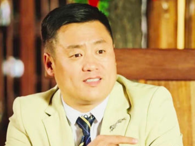 赵本山直播破千万,宋晓峰破亿庆典连线赵本山