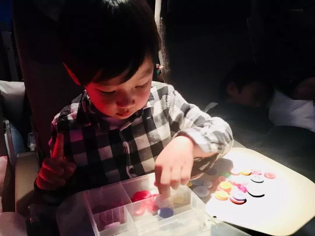 带娃长途飞行攻略,假期带娃体验一次飞行的感觉