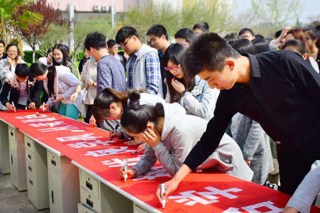 高考落榜怎么拿到正规学历,错过高考报名怎么提升学历