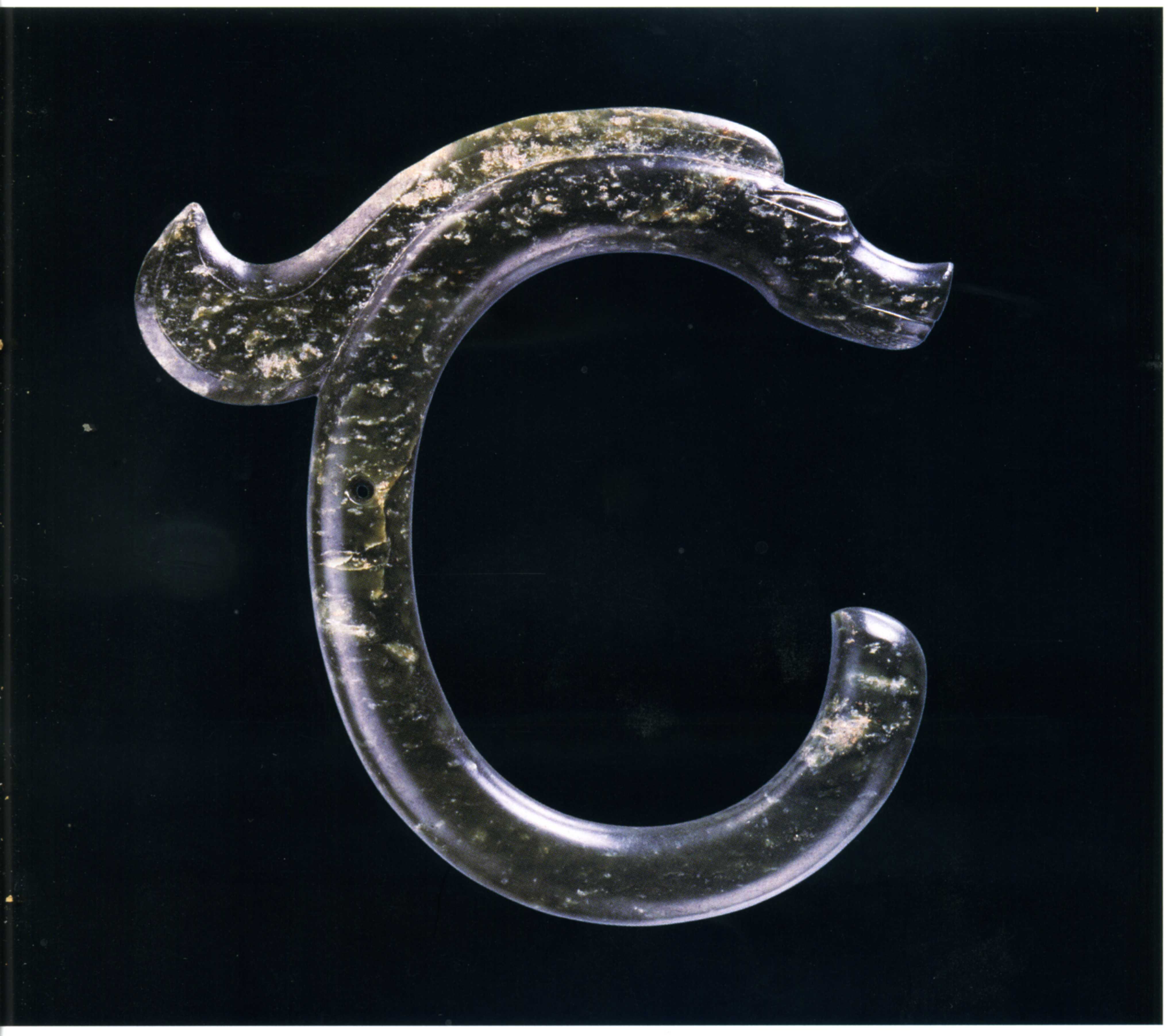 中华第一龙红山玉猪龙,中华第一龙红山玉龙英文介绍