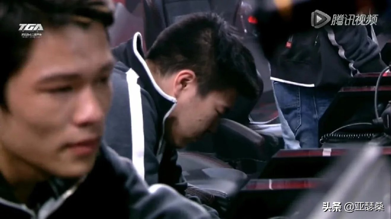 韦神godv高光吃鸡,韦神godv璐璐中单