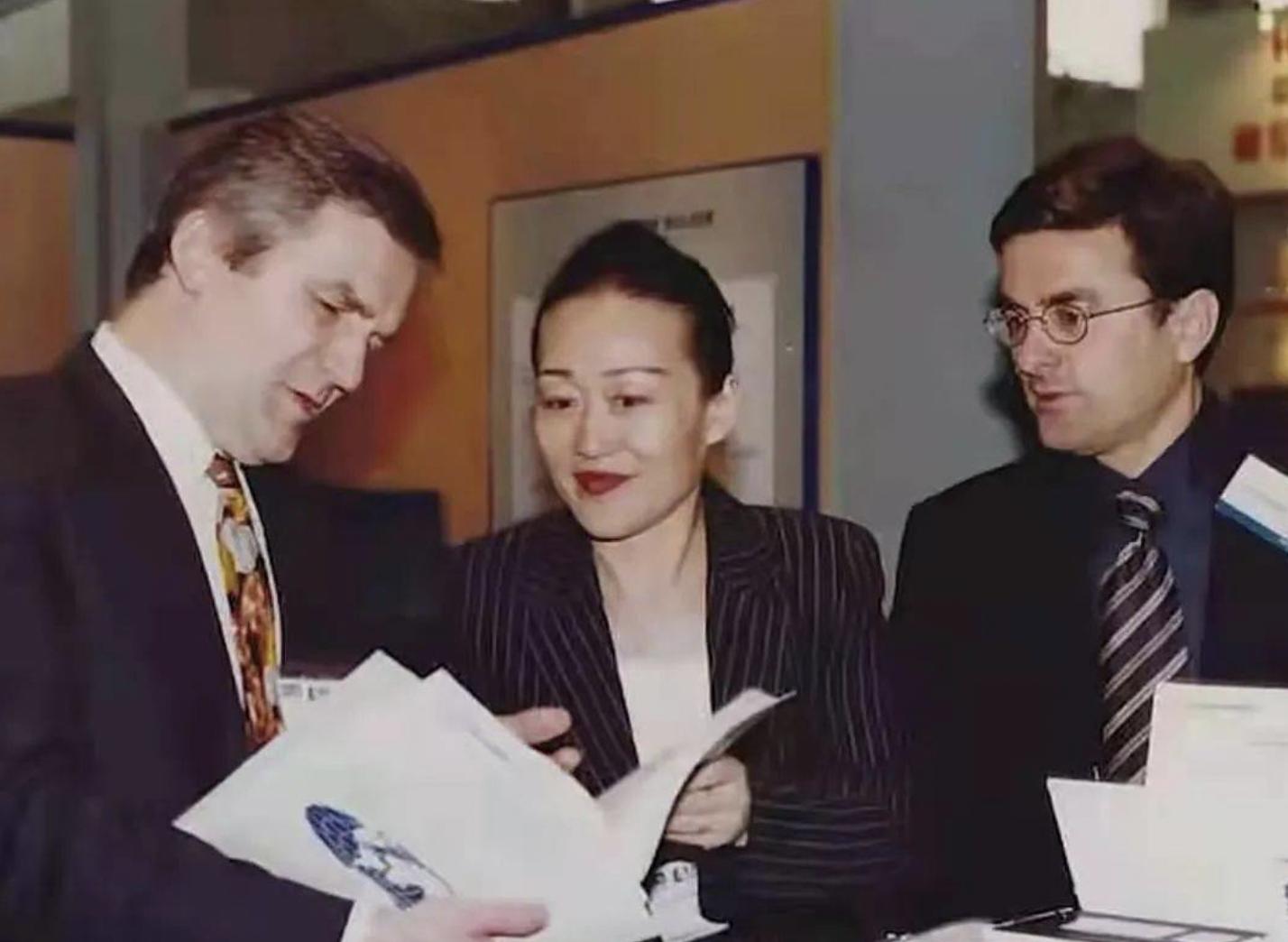 北京美女，40岁在餐馆洗碗，70岁当总经理，拿下过8亿元订单