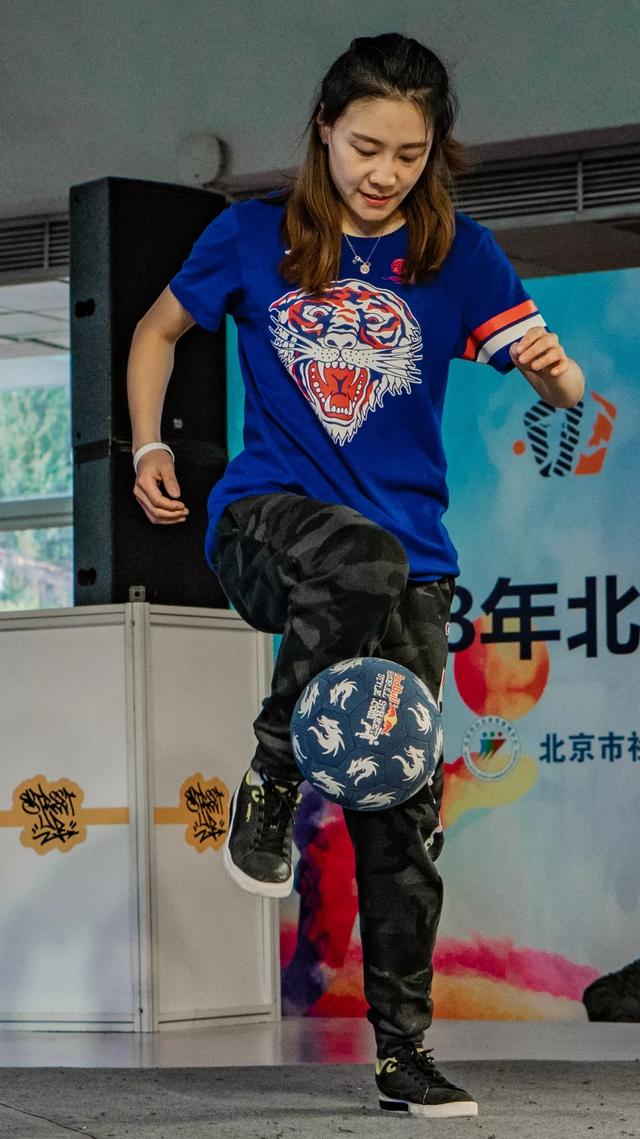 王莎莎西安花式足球,足球网红王莎莎